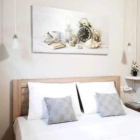 Colimbos Accommodation, 2 Min From The